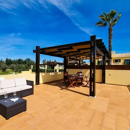 Flh House With Pool And Terrace 度假居 *